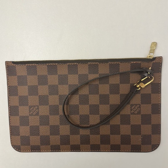 Louis Vuitton Neverfull Pouch - Picture 2 of 4